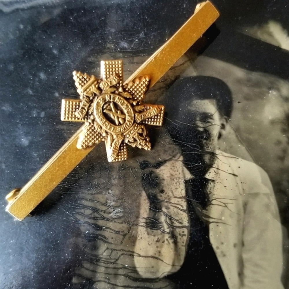 Vintage 14k gold pin Canadian Black Watch Birks yellow Canada Royal brooch
